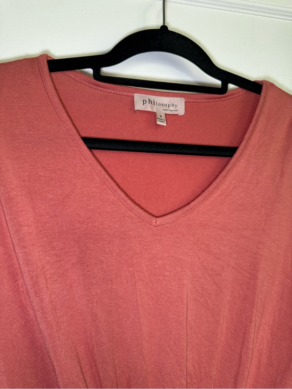 Philosophy Rusty Coral V‑Neck Twist Front Short Sleeve Top Drapey Casual Chic S - Picture 2 of 12